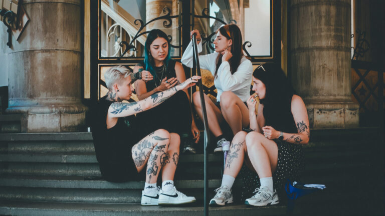 Lagebesprechung (Streetphotography munich)